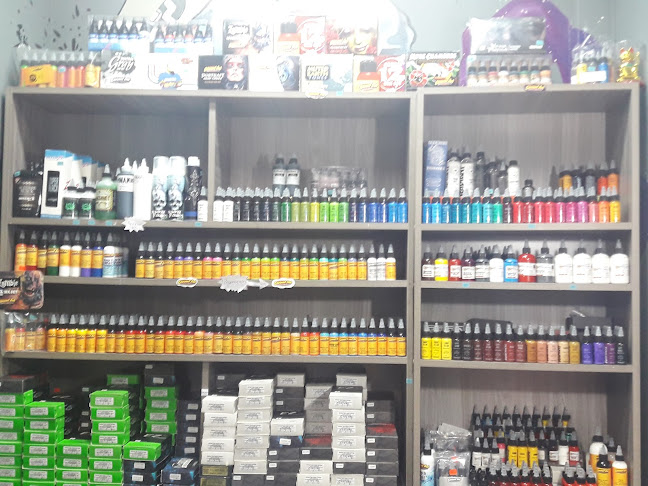Centro Comercial Cantuarias, C. Cantuarias 140, Miraflores 15074, Perú