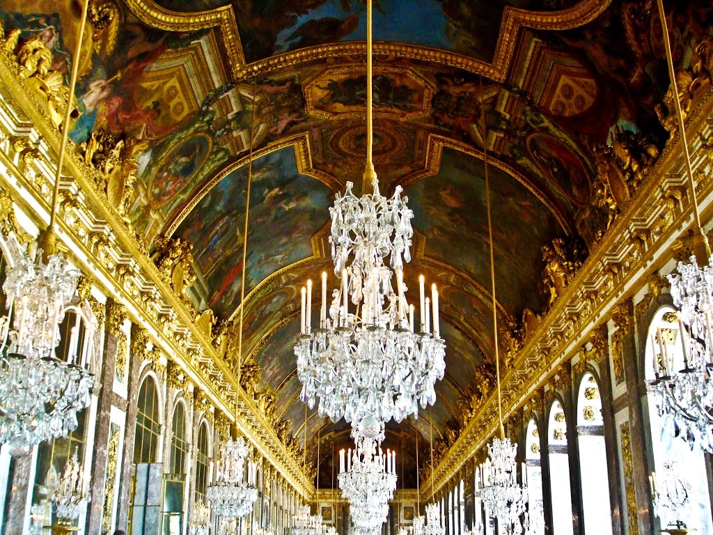 chandelier france.jpg