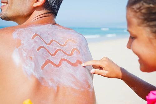 کرم ضد آفتاب برای پوست خشک