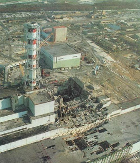 Chernobyl: usina nuclear parcialmente destruída após acidente ...