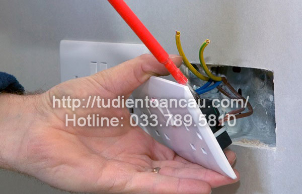 Kiểm tra mạch kết nối sau khi ngắt nguồn điện