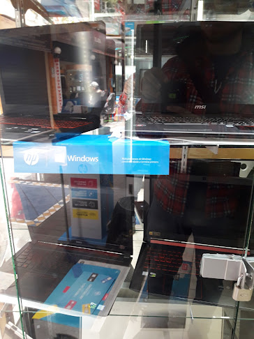 Compuplaza, Int. 136 Calle, Octavio Muñoz Najar 223, Arequipa 04001, Perú