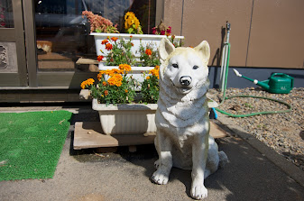 犬のオブジェ