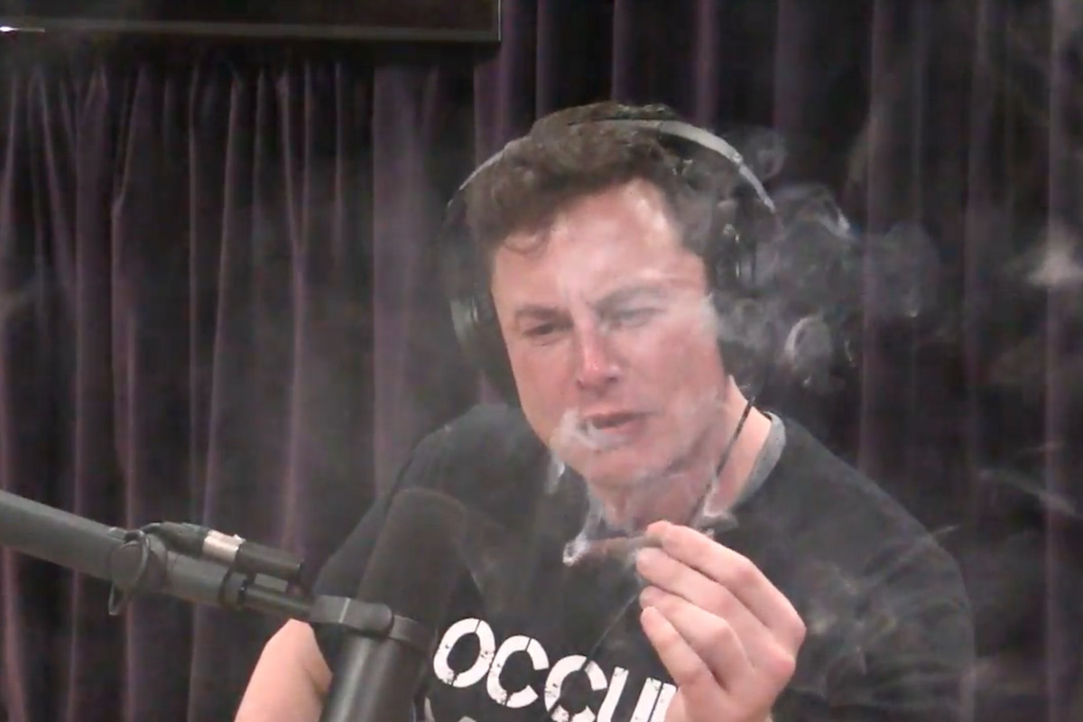 Elon Musk teases electric plane design and smokes weed on Joe Rogan podcast  - The Verge
