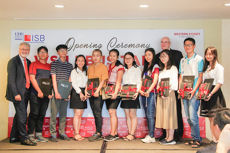 Viện ISB_Các học sinh tài năng nhận học bổng WSU BBUS Talent 2019