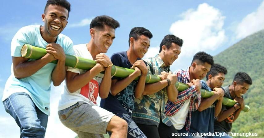 Tari Bambu Gila - 12 Kesenian Tradisional Khas Maluku Ini Wajib Diketahui