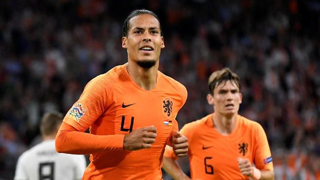 Prediksi Line Up Belanda Vs Argentina. Argentina akan bertemu dengan Belanda memperebutkan tiket Perempat Final Piala Dunia Qatar 2022