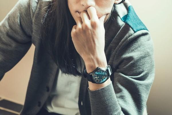 Đồng hồ EO-2 với bộ chuyển động tự động không cần chạy pin.