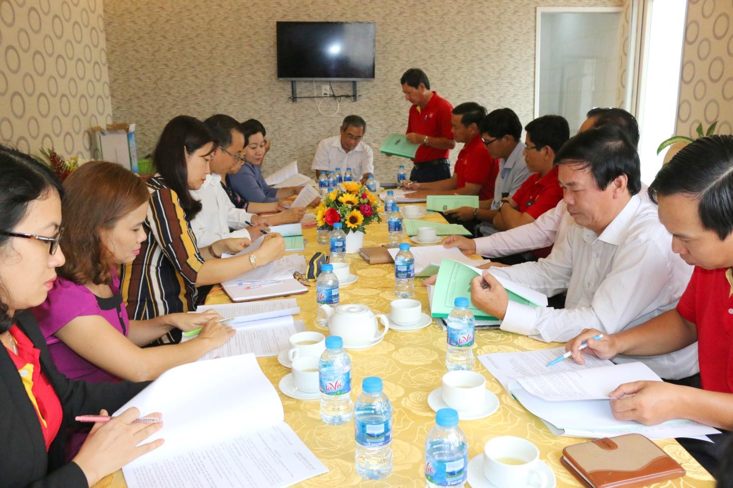 1. Quang cảnh buổi họp.JPG