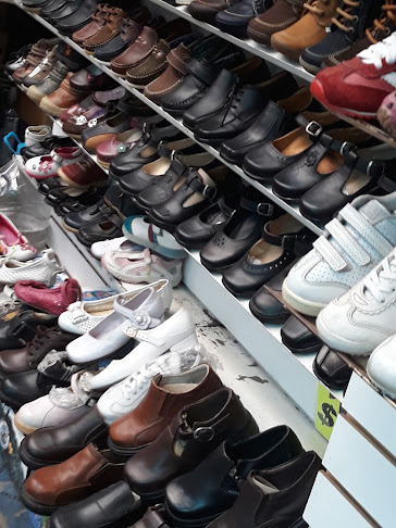 Opiniones de Venta De Zapatos Local 33 en Quito - Zapatería