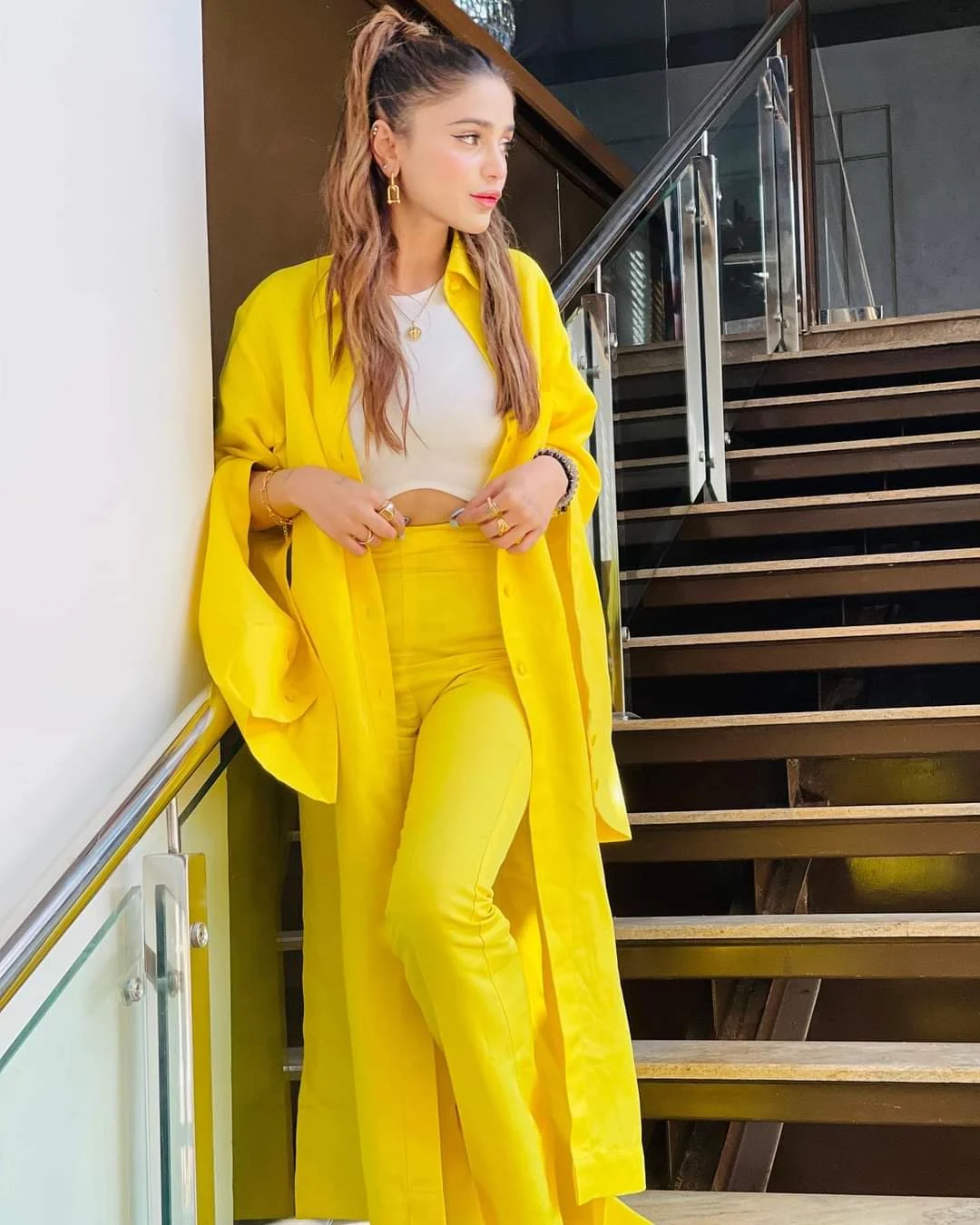 Aima Baig poses for photoshoot at a hotel before performing at Asia Cup.