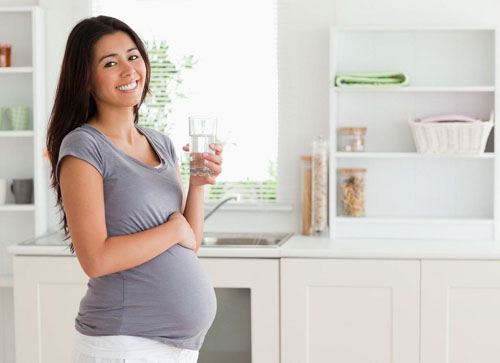Răng ố vàng do thói quen ăn uống và vệ sinh hằng ngày có thể thực hiện tẩy trắng