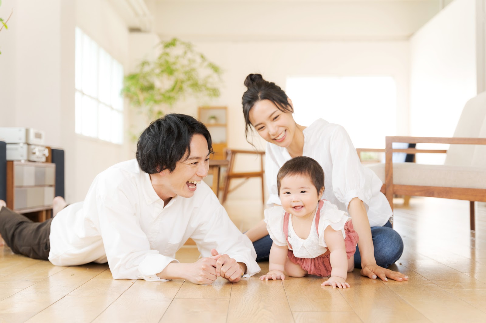 注文住宅で笑顔の家族