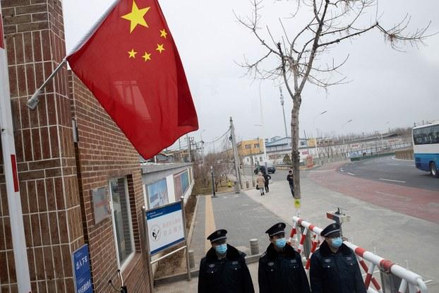 4月15日是中国“全民国家安全教育日”,当天中国各地政府举行大规模宣传活动,要求民众提升“国家安全意识”,举报“间谍窃密行为”。(美联社资料图片)