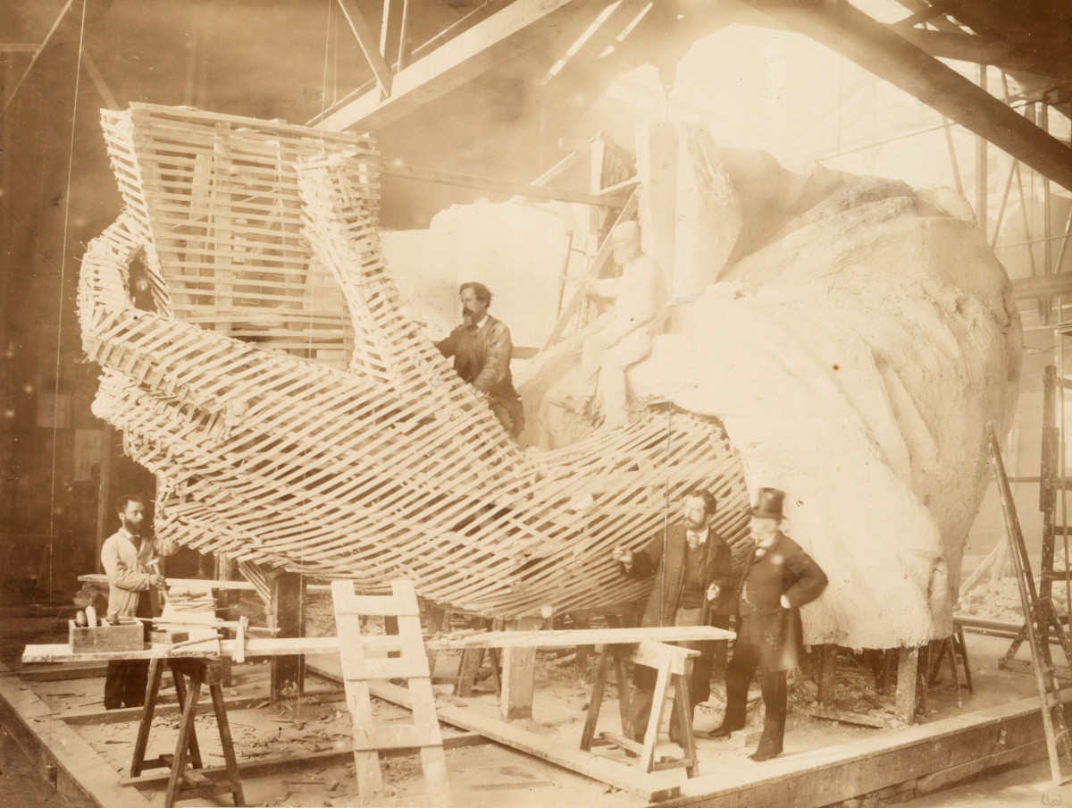 Building the Statue of Liberty