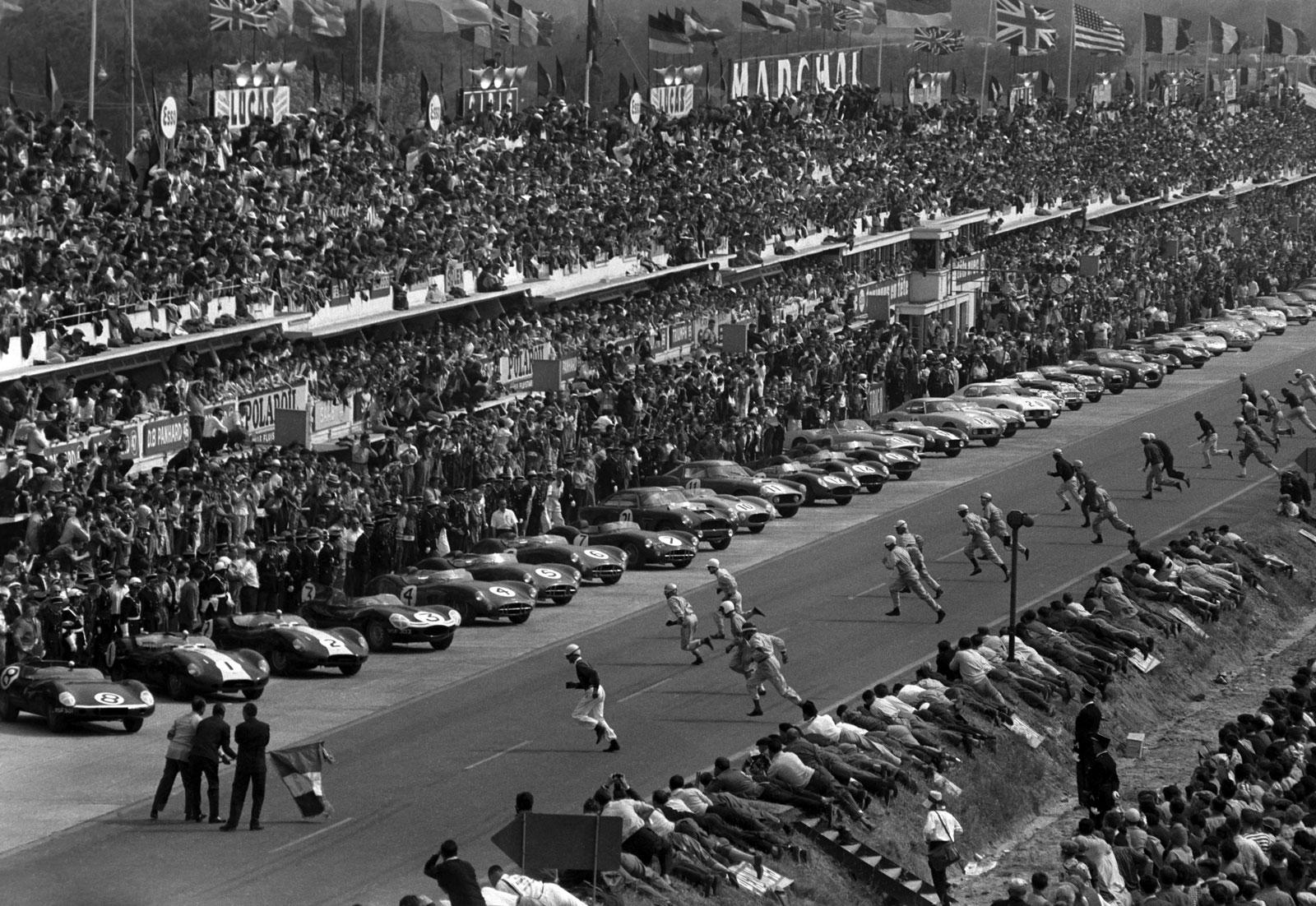 D:\Documenti\posts\posts\The 24 Hours of Le Mans - one of the most prestigious automobile races in the world\foto\8 LeMans-Start-1966.jpg