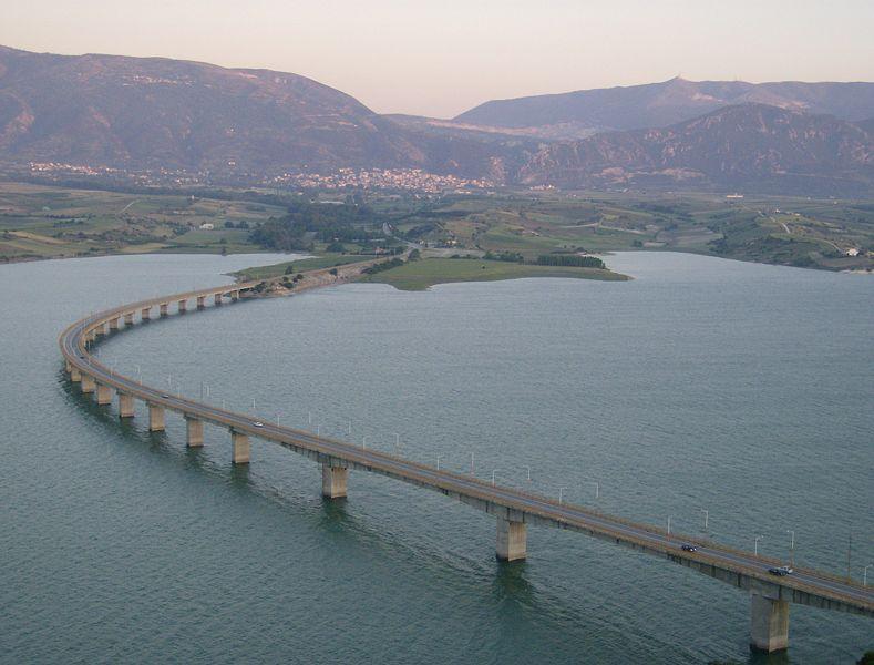 http://upload.wikimedia.org/wikipedia/commons/thumb/f/fc/Aliakmonas_bridge.jpg/789px-Aliakmonas_bridge.jpg