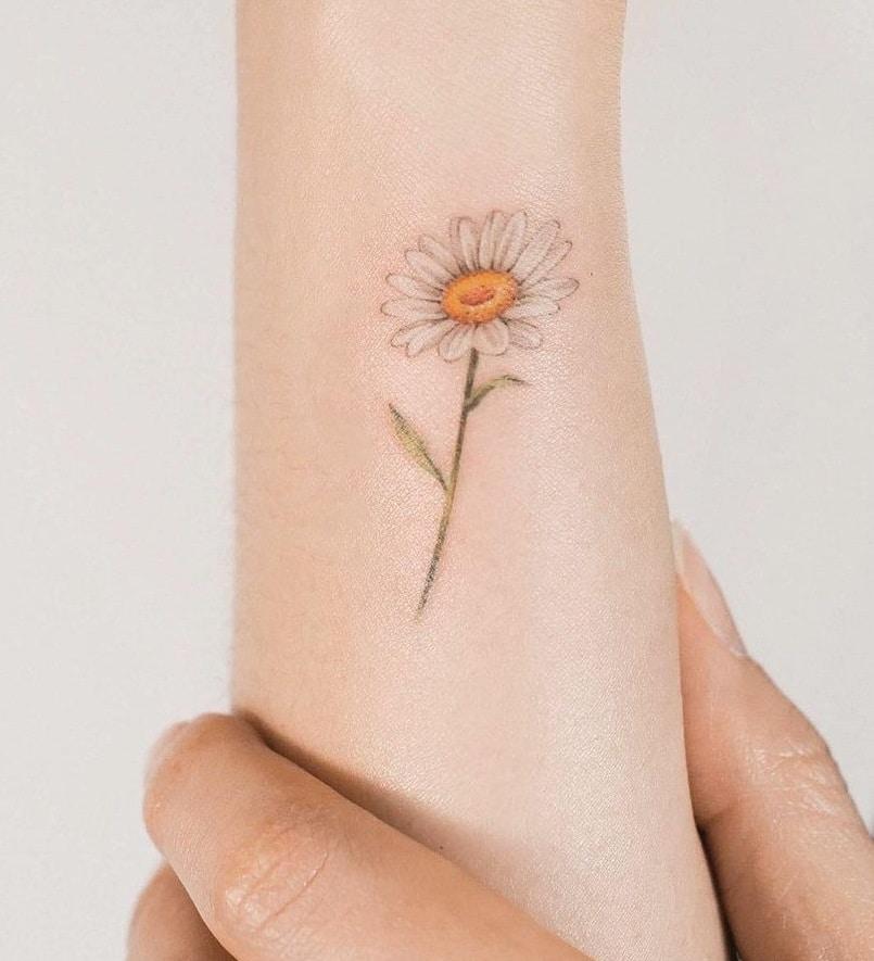 The Meaning of Daisy Tattoos: A Guide to Interpretations