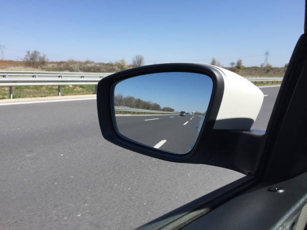 driver-side flat mirror