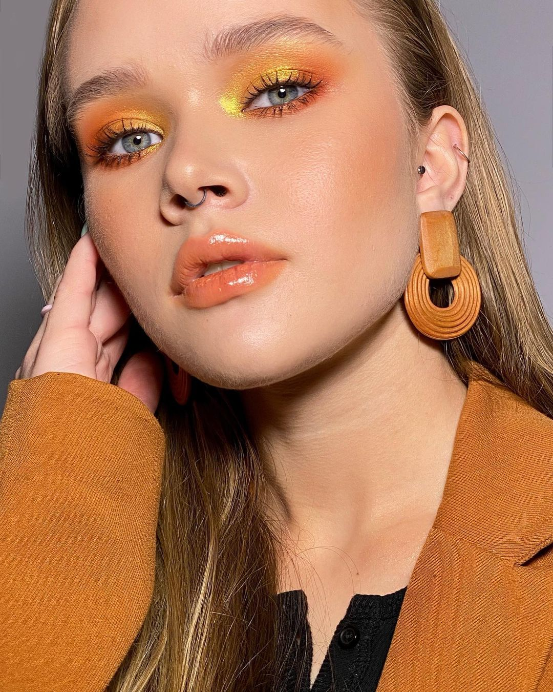 Yellow Smokey Eye Makeup