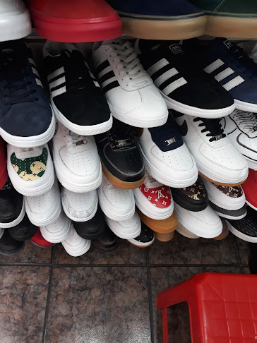 Opiniones de Venta De Calzados Deportivo Local 380 en Quito - Zapatería