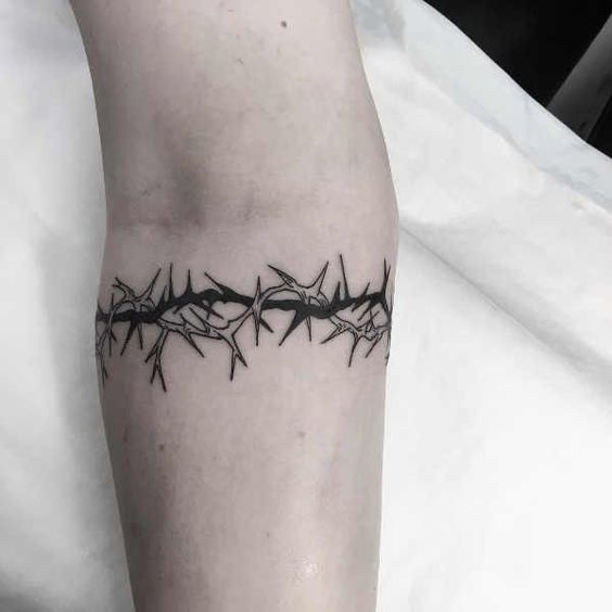 Close up view of the barbed wire tattoo