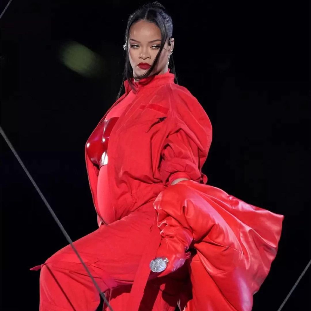 Momen Ikonik Rihanna Saat Tampil di Halftime Show Super Bowl 2023