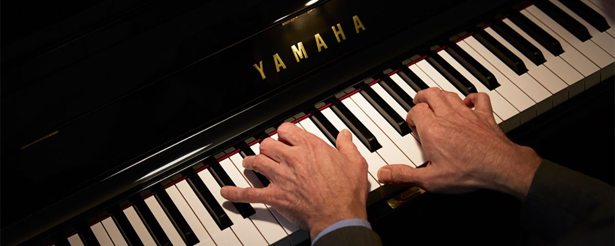 Đàn piano Yamaha Grand GC2 PE