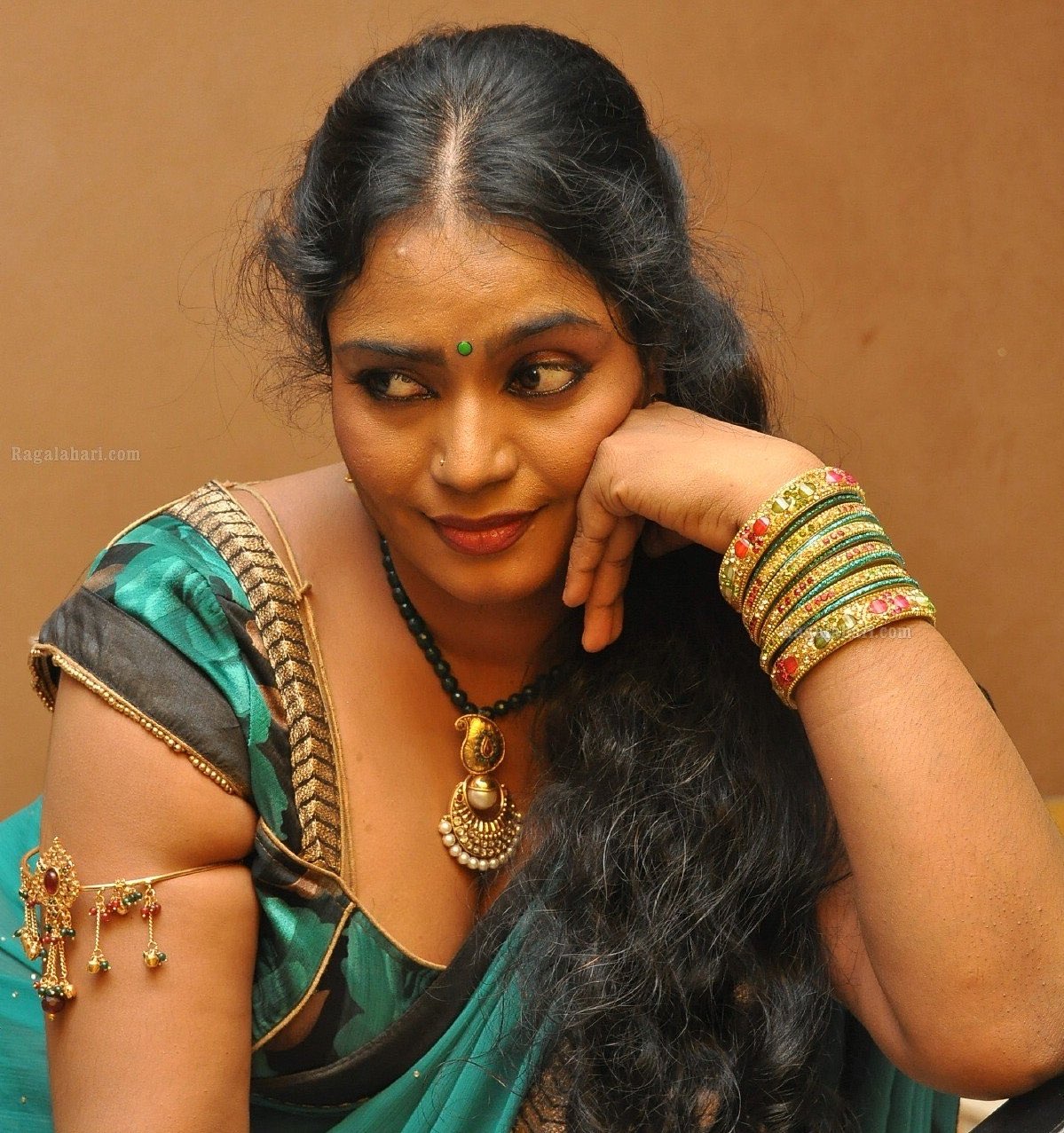 Telugu Aunty Jayavani Gummadi Hot Latest Photos Indian