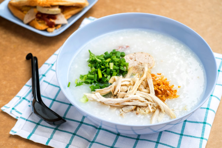 Nên cho bệnh nhân ăn đồ ăn dễ tiêu và nhiều dinh dưỡng