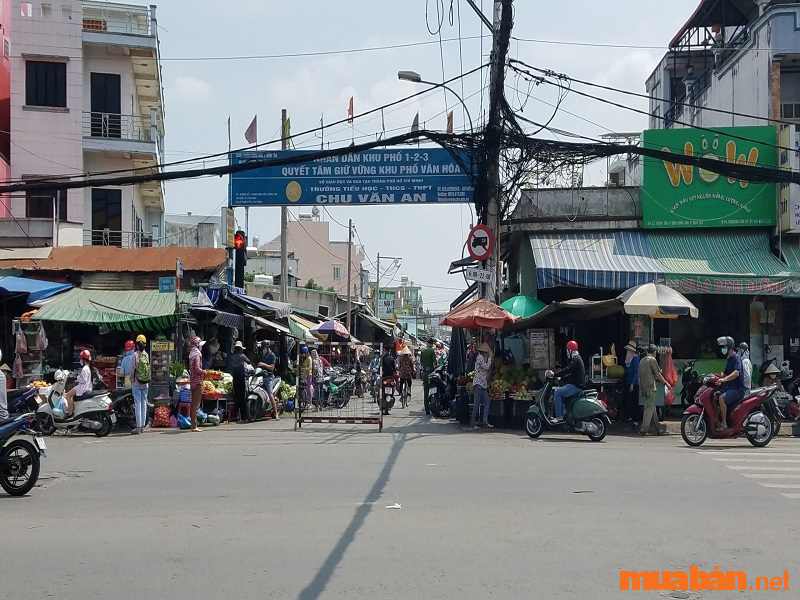 Hoạt động kinh doanh nhộn nhịp