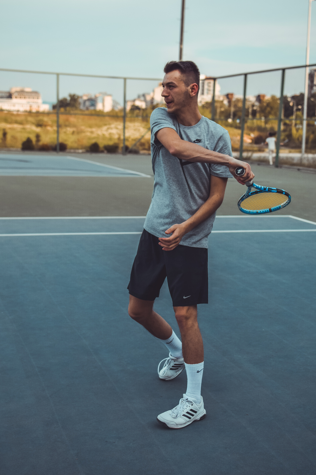 A man playing tennis 
