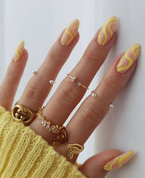 Wavy line nails are aestheticnail art that you can rock for summer