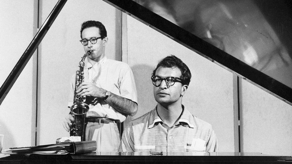 Пианист и композитор Дейв Брубек и его квартет с участием саксофониста Пола Дезмонда стал первым американским джазовым ансамблем, оказавшимся в стране социалистического лагеря - в Польше в 1958 году