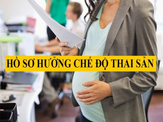 Lao động nộp hồ sơ hưởng chế độ thai sản cho người sử dụng lao động.