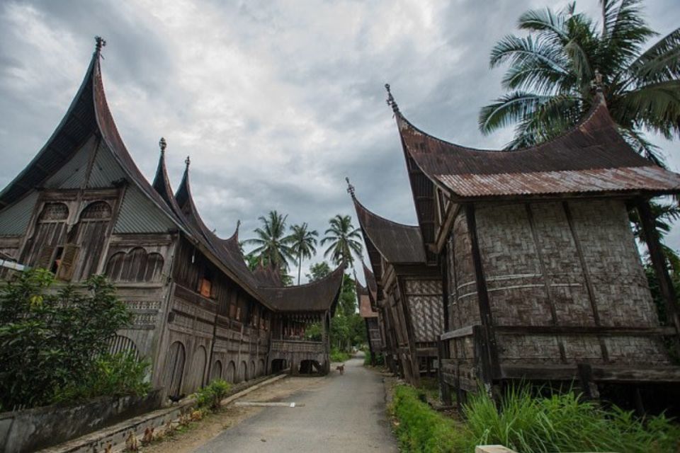 rumah adat minangkabau