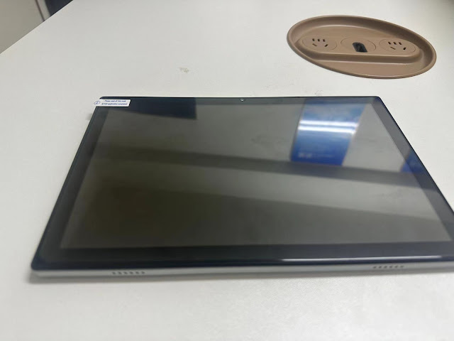 【夢想平板6】開箱實測：搭載次世代CPU、首款支援PD 18W快充！深度開箱與詳細評測Dream Tablet Overlook - DREAM TV預購活動, 夢想數位, 暴風影院, 暴風直播, 環球影城, 環球TV, 夏傑語音, 小米電視盒 支援1000M網路速度, Remove term: 支援1000M網路速度, 送HDMI2.0, 夢想平板, 獨家三語音系統, Dream TV Overlord, Amlogic s905x4處理器, 頂尖規格的Amlogic s905x4處理器, OTT正版授權, 2.4G語音遙控器, 夢想盒子經銷, 網路電視盒規格效能差異, 夢想盒子6DDR4 4G+128G, Dream Tablet, 夢想平板6, 夢想盒子6榮耀, 榮耀重置設定, 夢想盒子6榮耀預購活動, 夢想盒子第六代, 夢想盒子6榮耀國際版, 夢想盒子6硬體部分, Disney+, 夢想盒子6Dream OS 6.0, 夢想盒子6支援8K, 夢想盒子6免費第四台, 夢想盒子6聲控機皇, 夢想盒子6榮耀預購, 夢想盒子6語音系統, 編輯推薦, 老司機推薦, Dream TV, 電視盒推薦, 呈星有限公司, 富榮街36巷27號, 敗家輝哥, 夢想, 安博盒子, 安博, 第四台, 電視盒評價, 夢想盒子, 敗家達人, 平板, NETFLIX, 開箱, YouTube, 小米盒子, 小米, 桃園網路盒, 電視盒ptt, 小米電視盒, 電視盒比較, 電視盒要怎麼買？, 八德電視盒, 八德富榮電視盒, 八德富榮電視盒專賣店, 富榮電視盒, 桃園電視盒, 桃園網路電視盒, 八德富榮街36巷27號, 網路電視盒, 電視盒第四台, 電視盒推薦mobile01, 電視盒是什麼, 電視盒推薦2021 - 敗家達人推薦