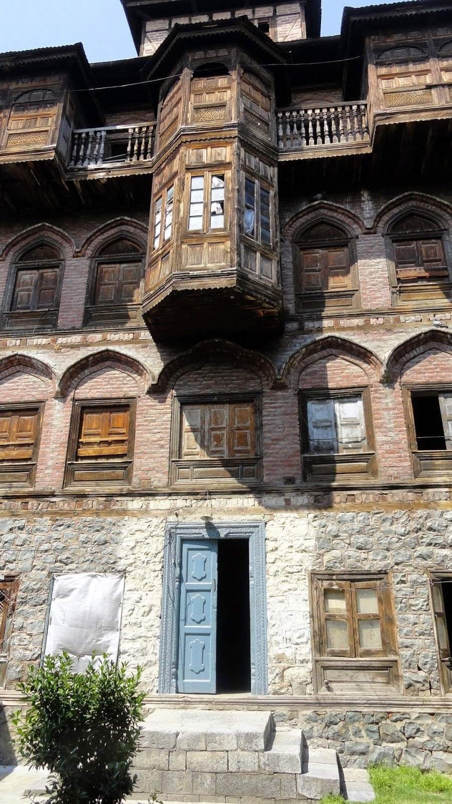 Types Of Houses - Kashmiri architecture