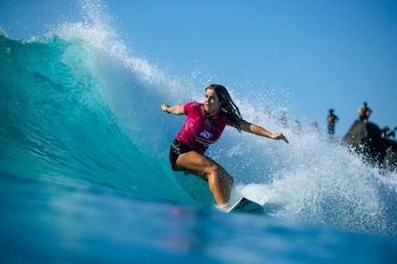 https://www.ocregister.com/2019/04/08/this-17-year-old-san-clemente-surfer-girl-just-earned-100000-with-historic-win/