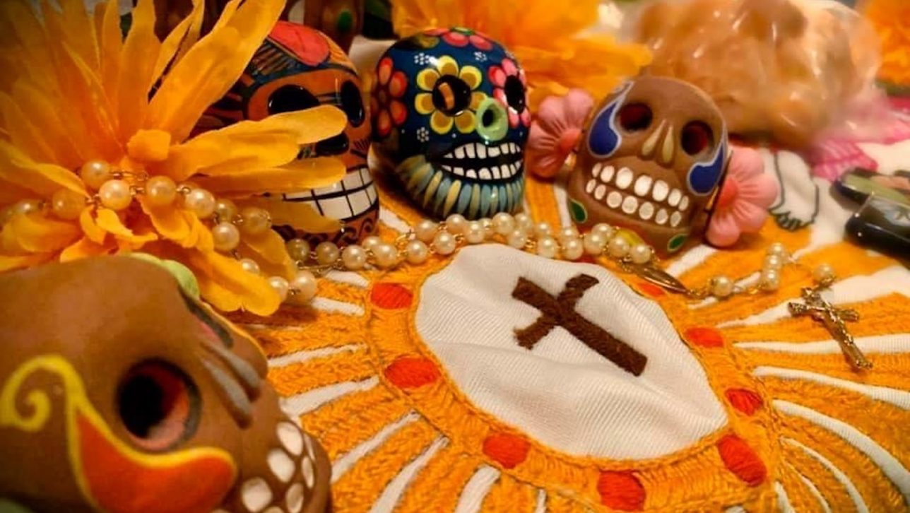 It's Not Either/Or. It's Both. Halloween and Día de los Muertos. - CU  Denver News