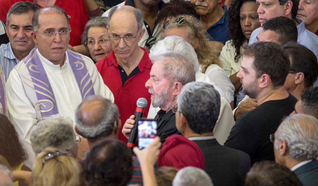 Lula velorio Marisa foto Marcelo Goncalves AE.jpg