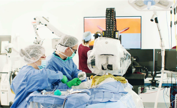 Cirurgia para inserção do chip cerebral