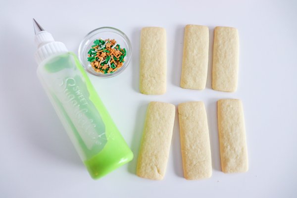 St Patricks Day Sugar Cookies Process