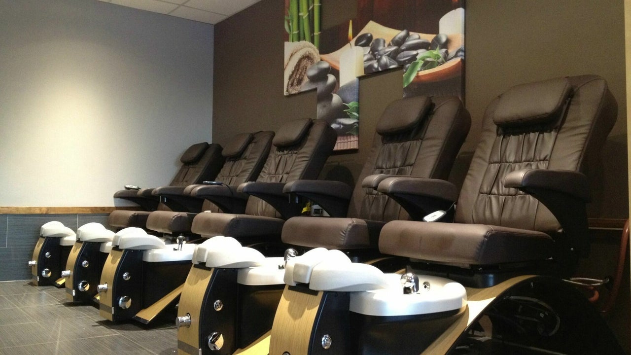 Need a Quick Nail Fix? Here's Our Top 5 Nail Salons in Tampa Bay for Bridal Manicures and Pedicures