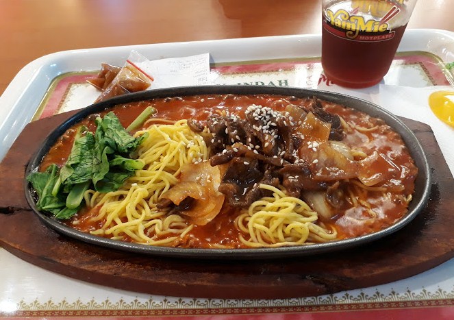 YamMie Hotplate, Restoran Bakmie di PIM 2