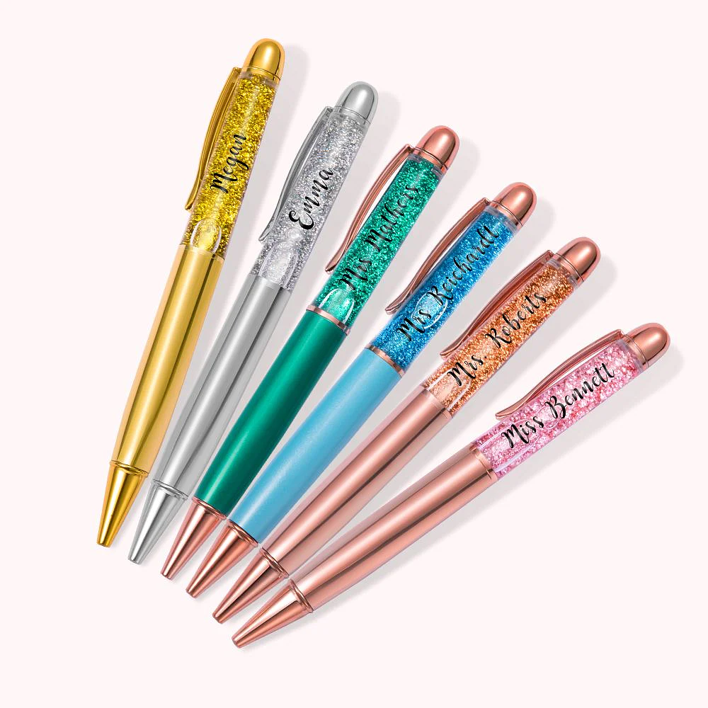 6 stylos multicolores personnalisés par un prénom. 
