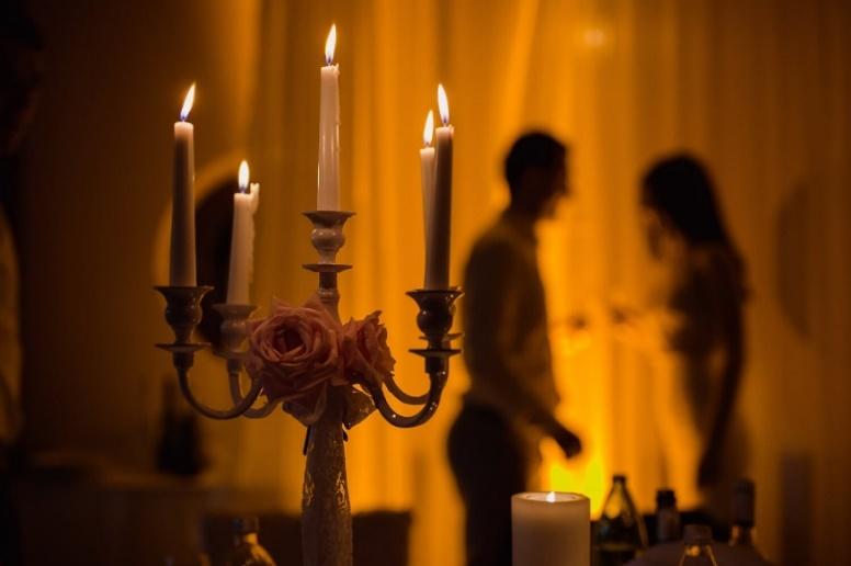 Imagen gratis: cita de amor, vela, candelero, luz de las velas, romántica,  atmosfera, Salón, titular de la, llama, fuego