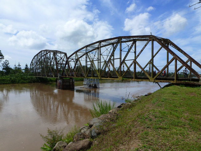 9) Costa Rica and Panama - This single-lane bridge over the Sixaola River, a natural border between the two Central American countries, is used by thousands of cars, trucks and pedestrians every day.