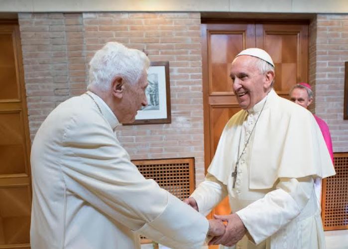Đức Benedict XVI sẽ là ‘người cộng tác’, không phải là ‘đồng tác giả’ của quyển sách về luật độc thân linh mục