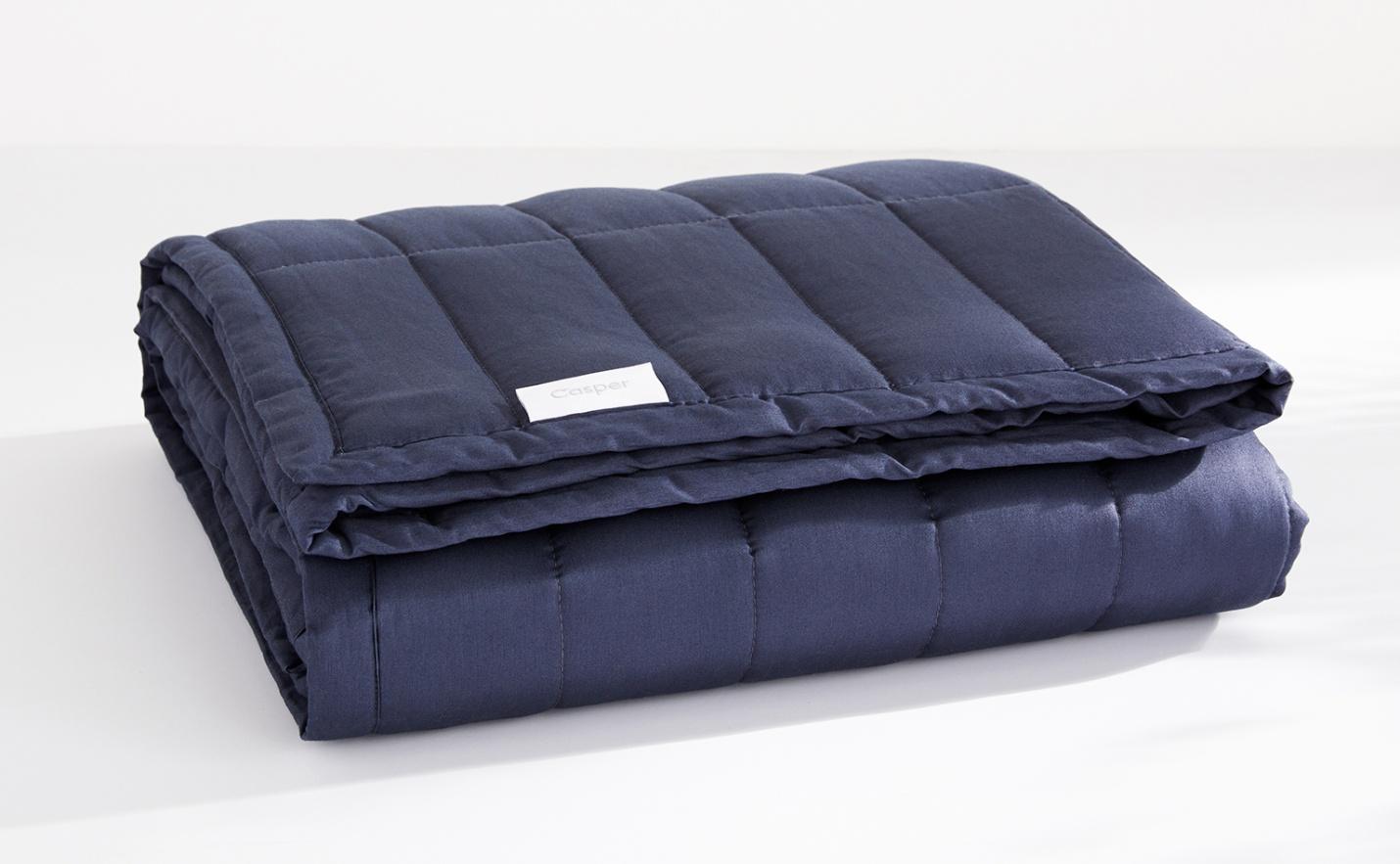 2020-weighted-blanket-navy-gallery-01.jpg